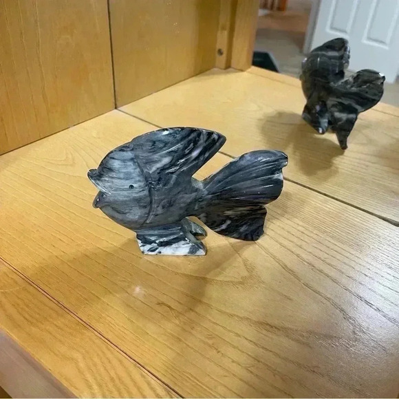 Angelfish Carved Stone Figurine Polished Rock Fish Gray White Granite Marble - Picture 4 of 5